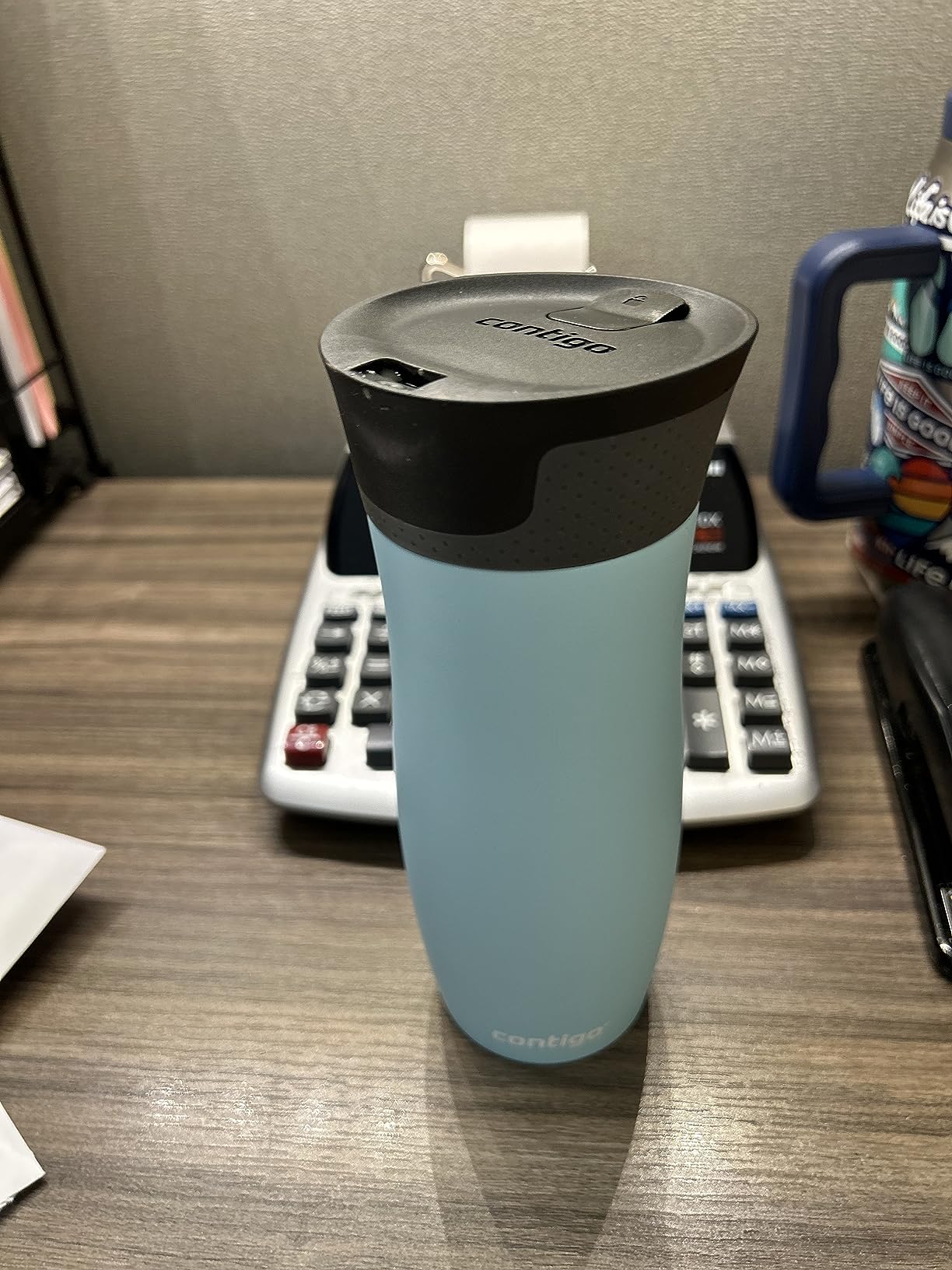 Premium Insulated Travel Coffee Mug with Leak-Proof Design and Quick-Cooling Base